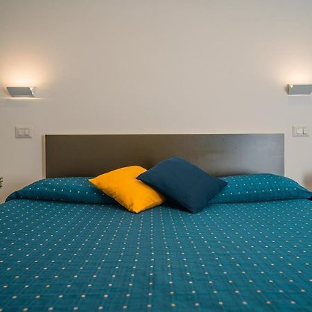 Hub Ferroviario - 12 Posti Letto Per Il Tuo Gruppo A Napoli Con Wifi E Netflix Nápoles Exterior foto