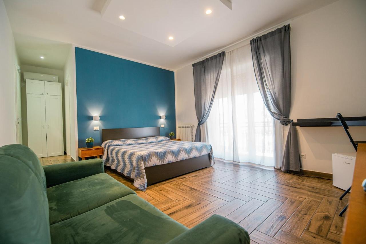 Hub Ferroviario - 12 Posti Letto Per Il Tuo Gruppo A Napoli Con Wifi E Netflix Nápoles Exterior foto