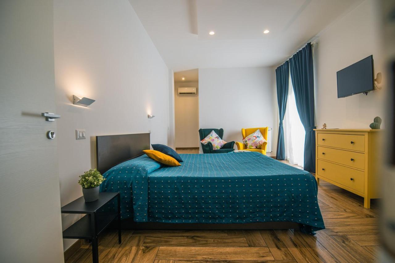 Hub Ferroviario - 12 Posti Letto Per Il Tuo Gruppo A Napoli Con Wifi E Netflix Nápoles Exterior foto
