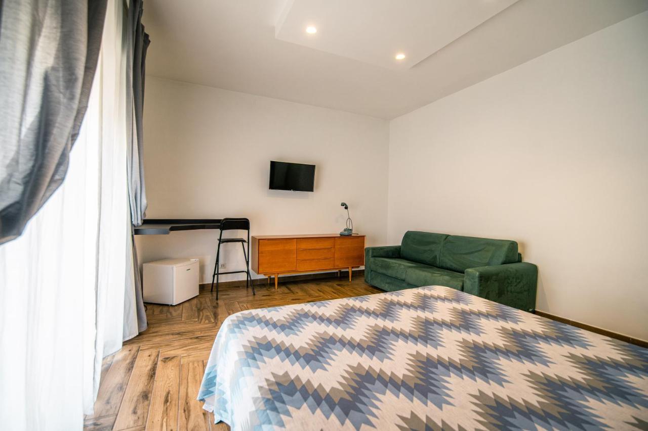 Hub Ferroviario - 12 Posti Letto Per Il Tuo Gruppo A Napoli Con Wifi E Netflix Nápoles Exterior foto