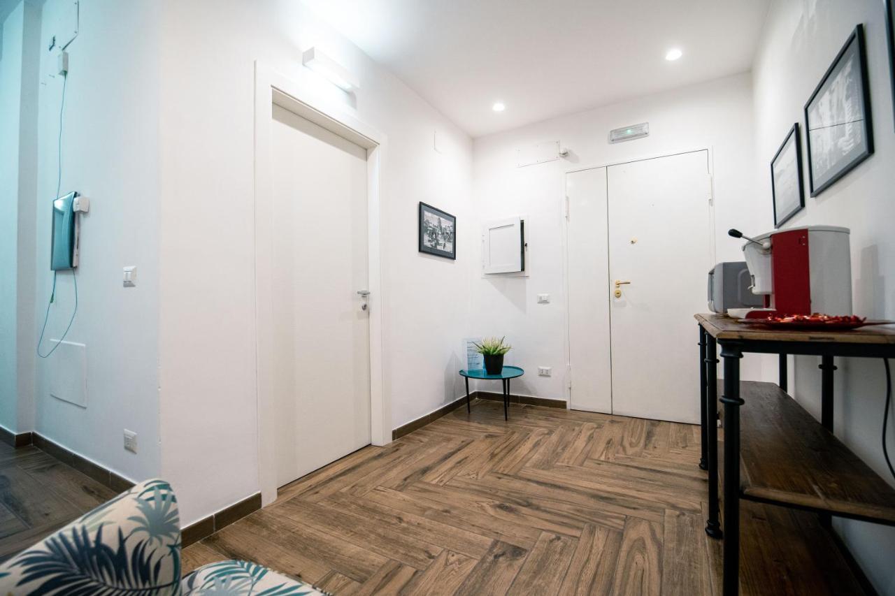 Hub Ferroviario - 12 Posti Letto Per Il Tuo Gruppo A Napoli Con Wifi E Netflix Nápoles Exterior foto